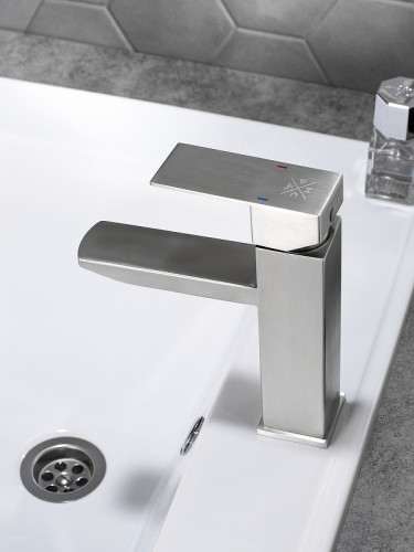 Смеситель для раковины Ростовская Мануфактура Сантехники SUS125-001F Нержавеющая сталь