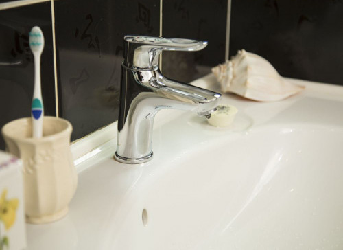 Смеситель для раковины Swedbe Venado Plus 1615 Хром латунь