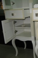 Шкаф пенал Opadiris Лаура 44 L Z0000006525 Белый с золотой патиной ручки Swarovski Золото МДФ / ЛДСП, массив дерева, стекло