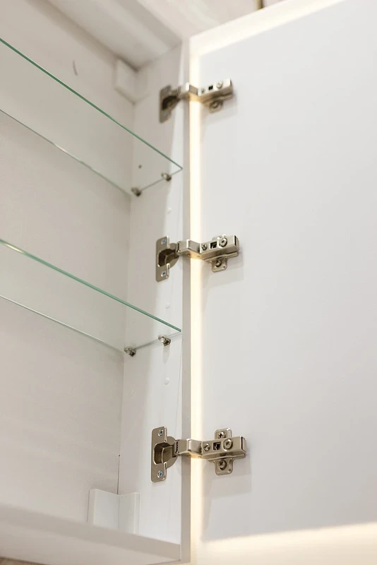 Зеркальный шкаф BelBagno Marino 40 SPC-MAR-400/800-1A-LED-TCH с подсветкой Белый МДФ / ЛДСП