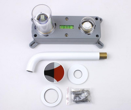 Смеситель для раковины Bronze de Luxe OMG! 9007W-R цвет Белый матовый Красный