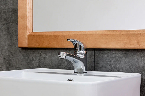 Смеситель для раковины Orange OneLife P01-022cr с гигиеническим душем Хром