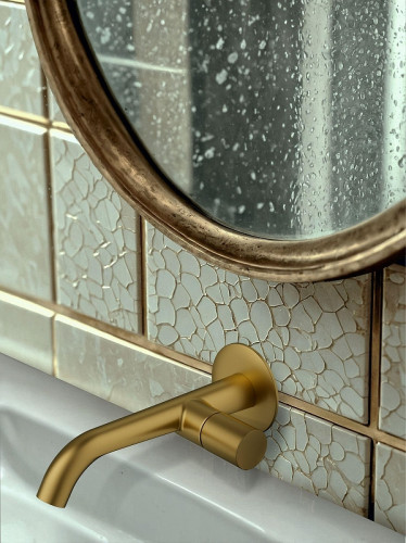 Смеситель для раковины AltroBagno Bilancia 010802 BG цвет Золото матовое