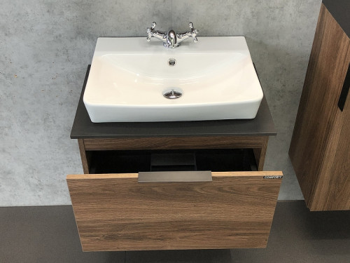 Тумба с раковиной Comforty Штутгарт 60 00004151039 подвесная Дуб темно-коричневый Черная столешница МДФ / ЛДСП