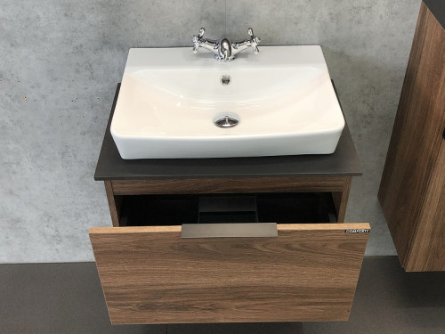 Тумба с раковиной Comforty Штутгарт 60 00004151039 подвесная Дуб темно-коричневый Черная столешница МДФ / ЛДСП