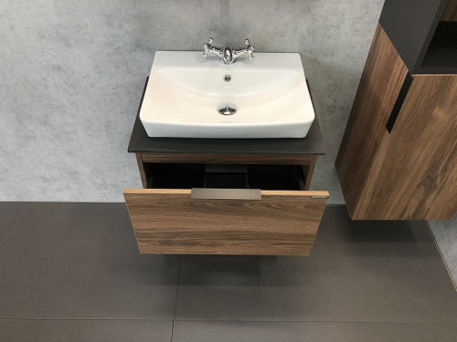 Тумба с раковиной Comforty Штутгарт 60 00004151039 подвесная Дуб темно-коричневый Черная столешница МДФ / ЛДСП