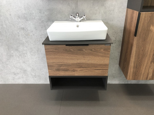 Тумба с раковиной Comforty Штутгарт 60 00004151039 подвесная Дуб темно-коричневый Черная столешница МДФ / ЛДСП