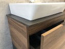 Тумба с раковиной Comforty Штутгарт 60 00004151039 подвесная Дуб темно-коричневый Черная столешница МДФ / ЛДСП