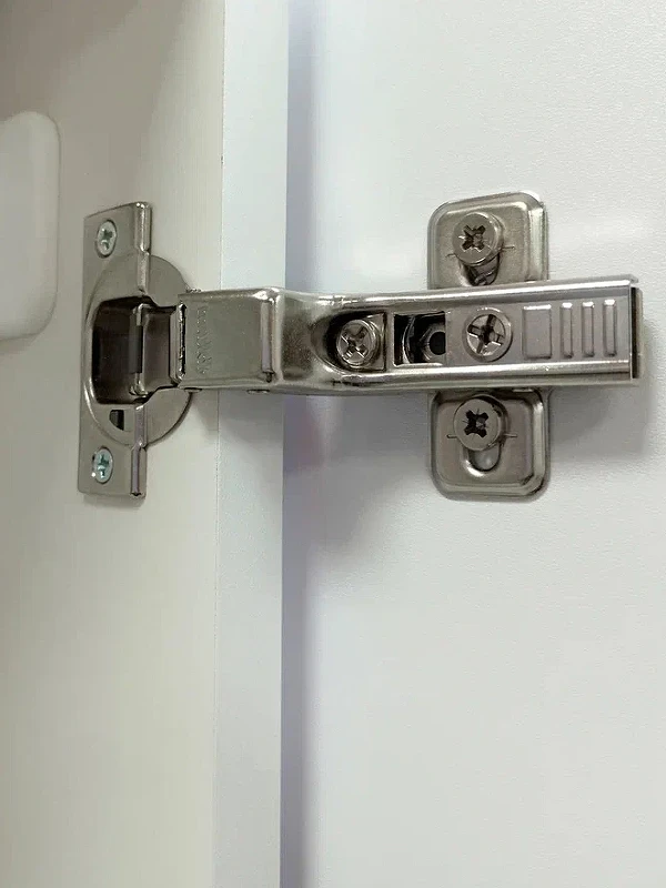 Зеркальный шкаф Континент Allure LED 60 R МВК005 с подсветкой Белый МДФ / ЛДСП, стекло