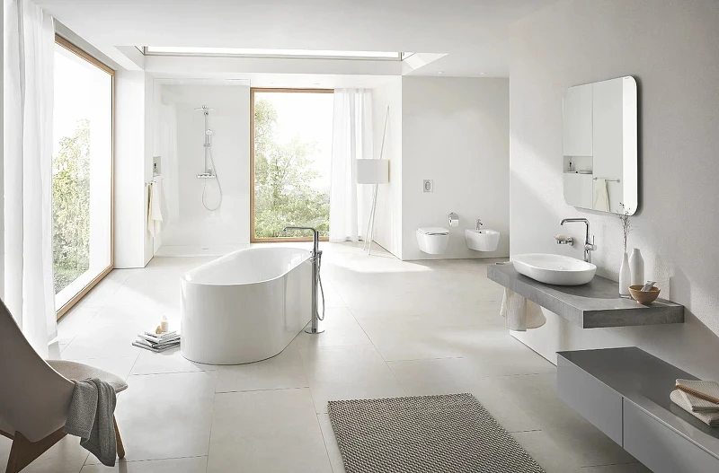 Смеситель для ванны Grohe Essence New 23491001 Хром латунь на пол