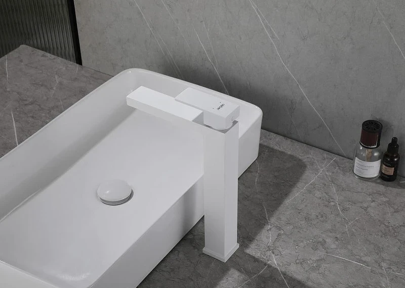 Смеситель для раковины Abber Daheim AF8211W цвет Белый матовый