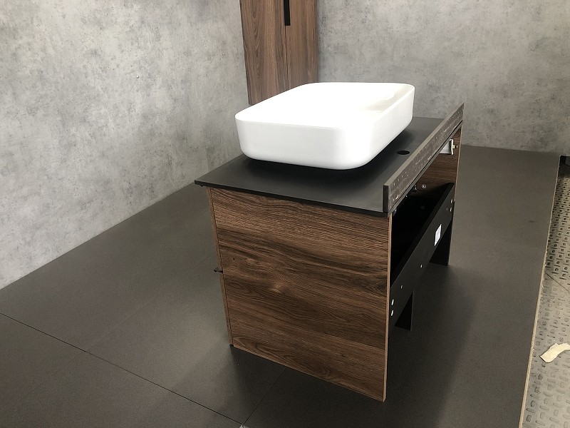 Тумба с раковиной Comforty Штутгарт 75 00-00001884 подвесная Дуб темно-коричневый Черная столешница МДФ / ЛДСП