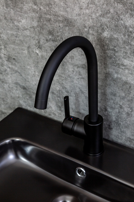 Смеситель для кухни Orange OneLife P04-001B Черный