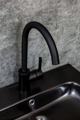 Смеситель для кухни Orange OneLife P04-001B Черный