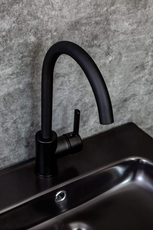 Смеситель для кухни Orange OneLife P04-001B Черный