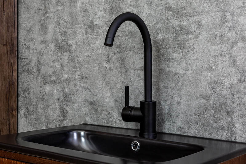 Смеситель для кухни Orange OneLife P04-001B Черный