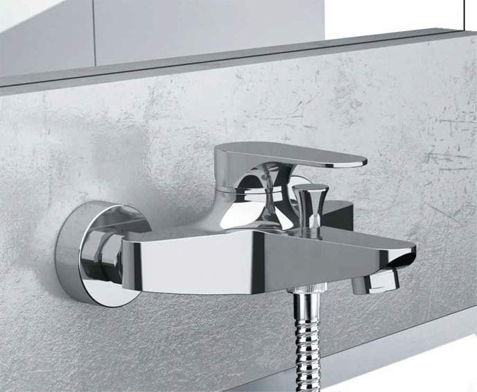 Смеситель для ванны Remer Class Line L05 Хром на стену
