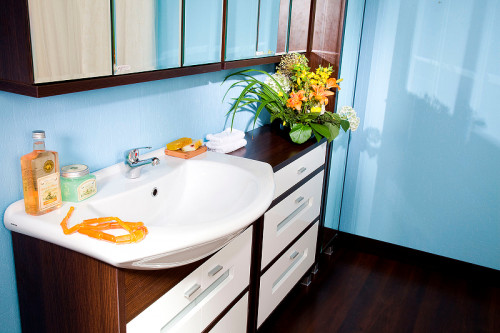 Комод Бриклаер Бали 70 4627125411878 Венге Белый глянцевый МДФ / ЛДСП, стекло