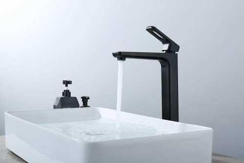 Смеситель для раковины Raglo R51.15.06 Черный матовый латунь