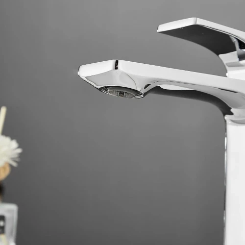 Смеситель для раковины Belz B10709 цвет Хром
