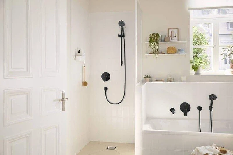 Смеситель для душа Hansgrohe Rebris S 72467670 цвет Черный матовый