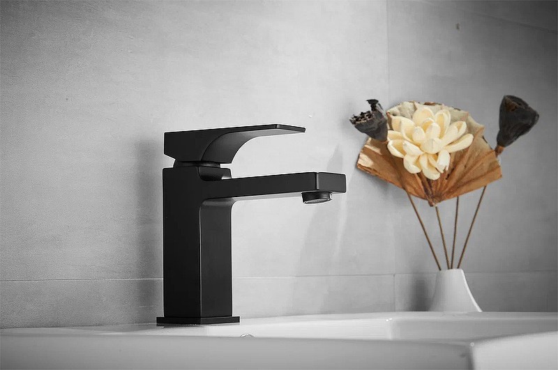 Смеситель для раковины Rose R10H R1001H-1 Черный матовый латунь