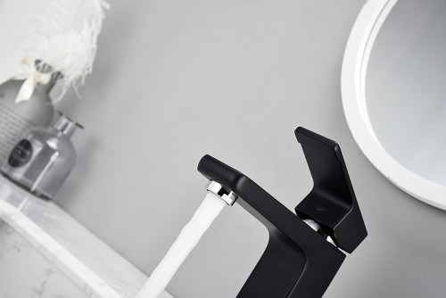 Смеситель для раковины Kaiser Elite 01011-2 Черный матовый