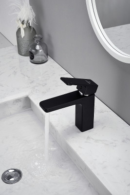 Смеситель для раковины Kaiser Elite 01011-2 Черный матовый