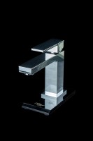 Смеситель для раковины Boheme Qubic 471-CR Хром латунь