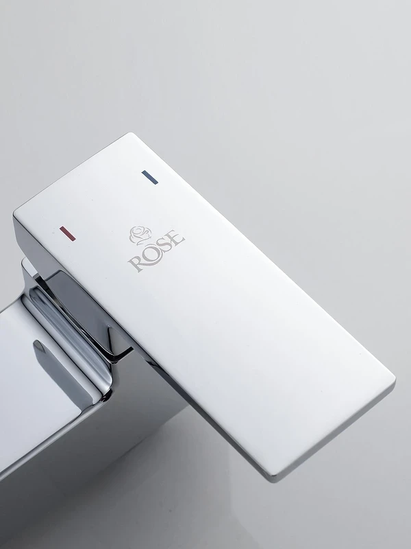 Смеситель для ванны Rose R2802 цвет Хром
