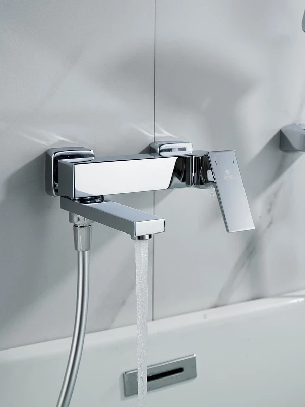 Смеситель для ванны Rose R2802 цвет Хром