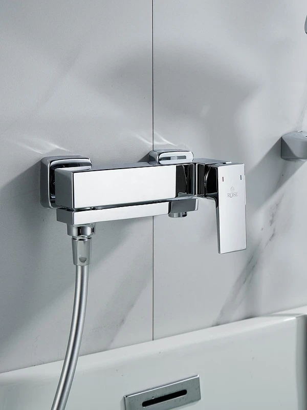 Смеситель для ванны Rose R2802 цвет Хром