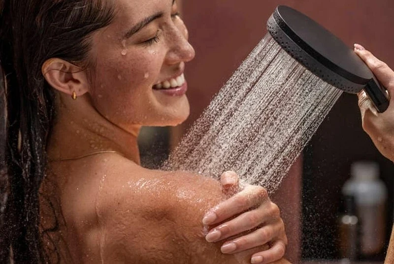 Душевая система Hansgrohe Alive S Puro 24592670 с термостатом цвет Черный матовый