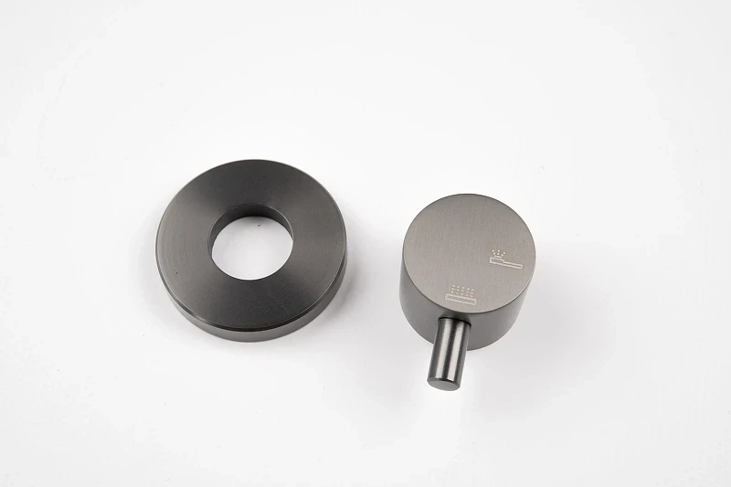 Душевая система Knotlor Eclipse SS-26/GM цвет Вороненая сталь