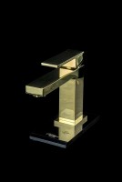 Смеситель для раковины Boheme Qubic 471-G Золото глянцевое латунь