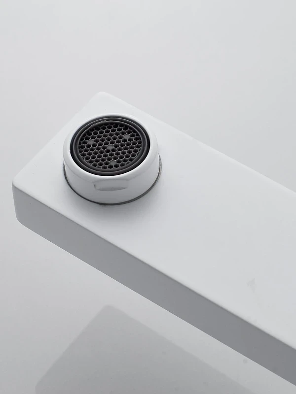 Смеситель для ванны Rose R2802C цвет Белый