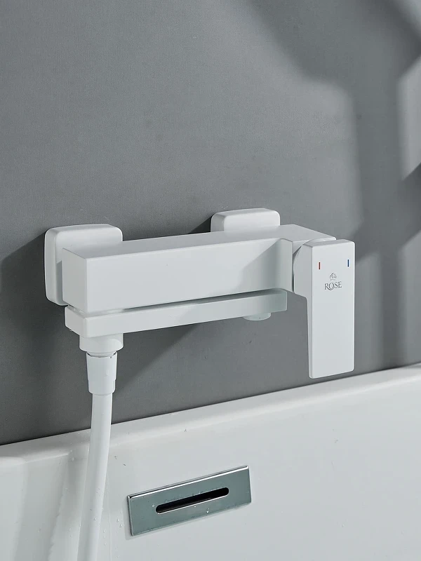 Смеситель для ванны Rose R2802C цвет Белый