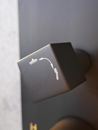 Душевая система AltroBagno Lamberto 040105 MB цвет Черный матовый