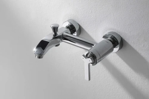Смеситель для ванны Bravat Waterfall F673107C-01 Хром латунь на стену