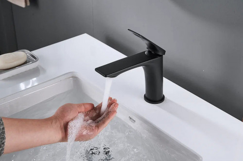 Смеситель для раковины Shevanik S9101H цвет Черный