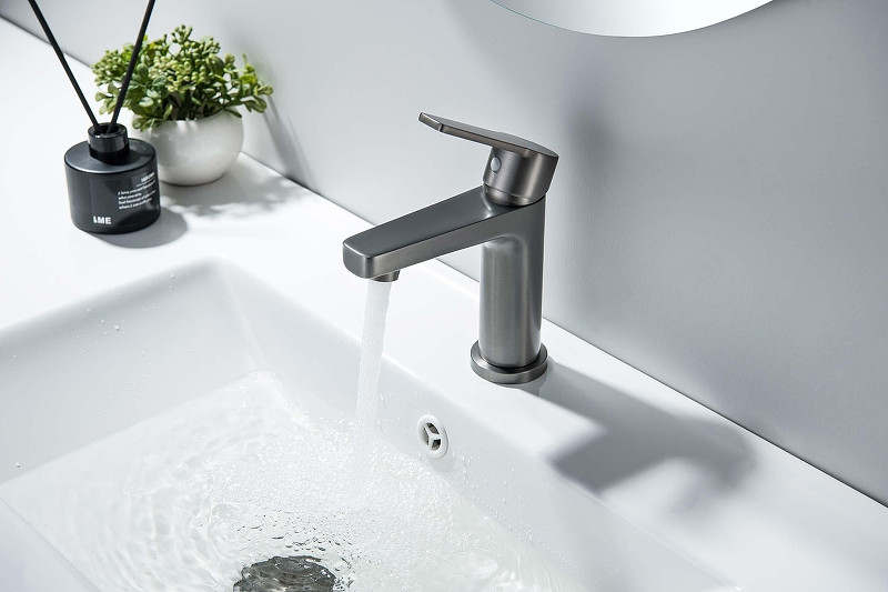 Смеситель для раковины Aquatek Лугано AQ1712BGM с гигиеническим душем цвет Оружейная сталь