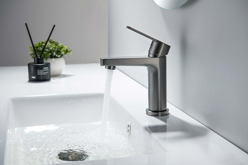 Смеситель для раковины Aquatek Лугано AQ1712BGM с гигиеническим душем цвет Оружейная сталь