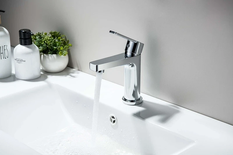 Смеситель для раковины Aquatek Лугано AQ1712CR с гигиеническим душем цвет Хром