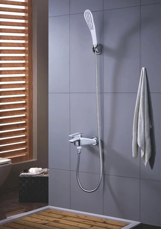 Смеситель для ванны Rose R1302F цвет Белый Хром