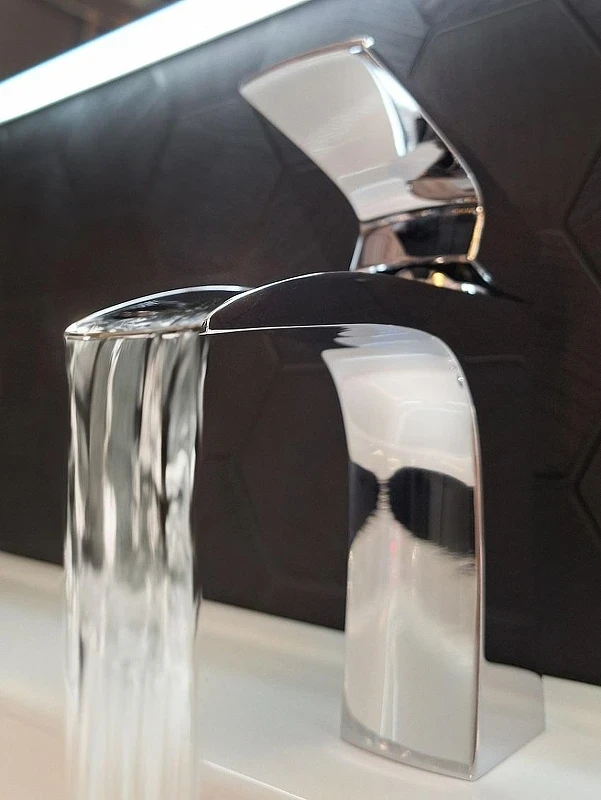 Смеситель для раковины AltroBagno Cascata 0110 Cr цвет Хром