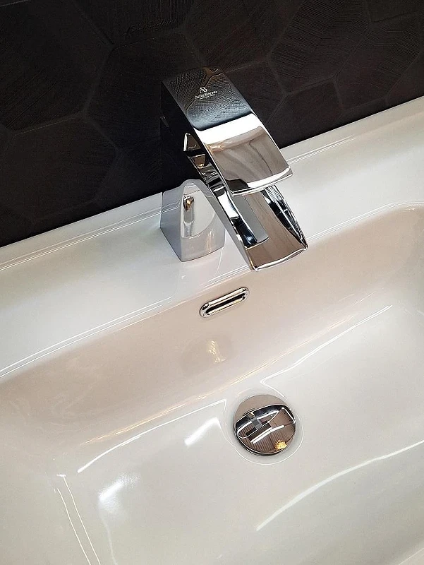 Смеситель для раковины AltroBagno Cascata 0110 Cr цвет Хром