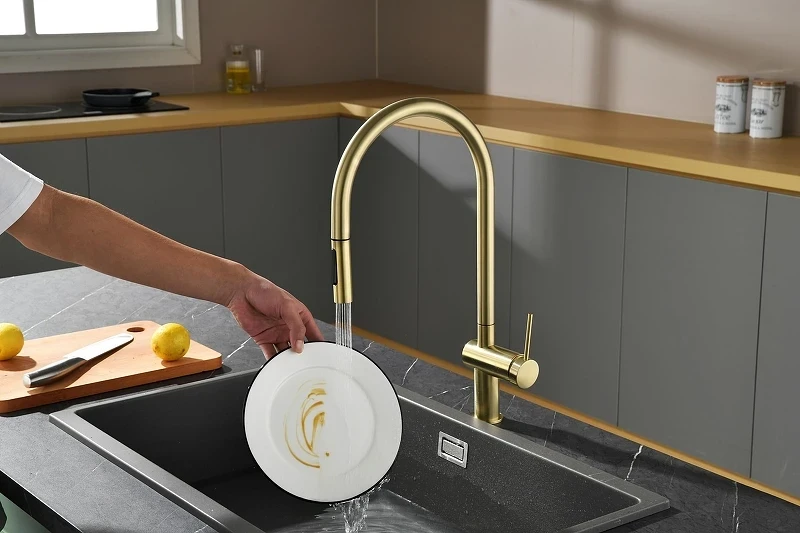 Смеситель для кухни AQUAme Cucina AQM9901BG цвет Шлифованное золото