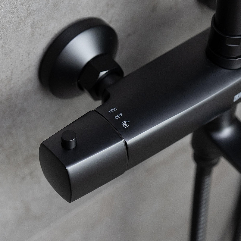 Душевая система Lemark Ursus LM7272BL c термостатом цвет Черный матовый