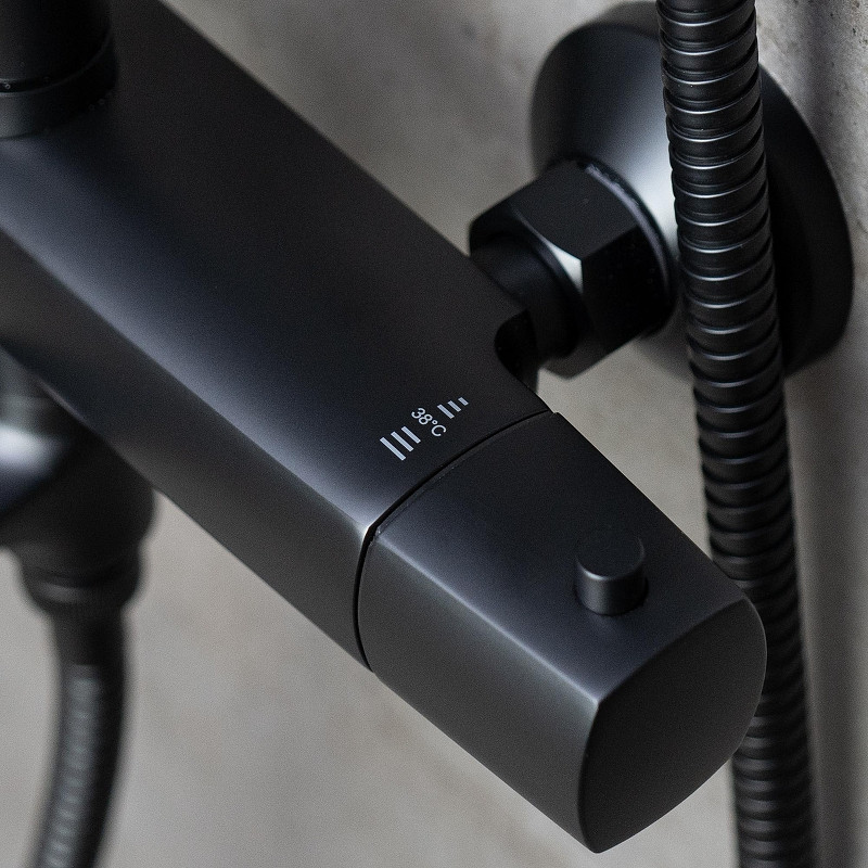 Душевая система Lemark Ursus LM7272BL c термостатом цвет Черный матовый