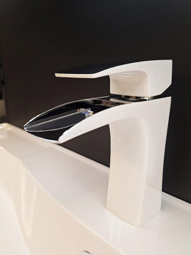 Смеситель для раковины AltroBagno Cascata 0111 BiCr цвет Белый Хром